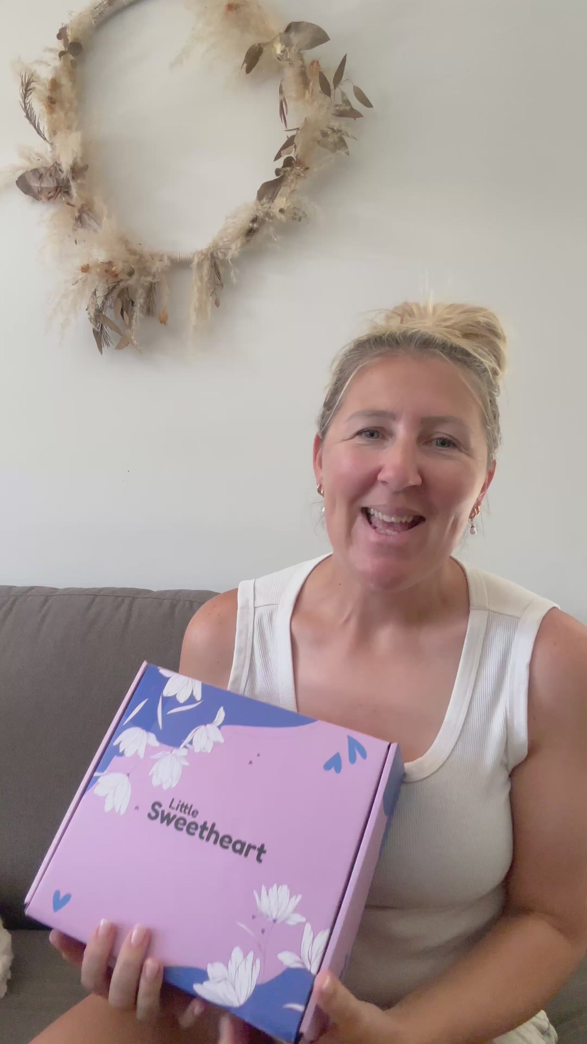 Video showing contents of gift box.